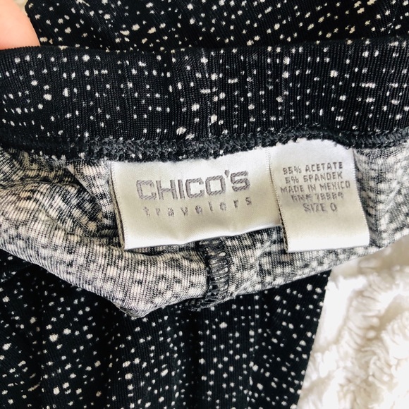 🚫SOLD🚫Chicos Travelers Cropped Capri  Printed - Picture 5 of 7